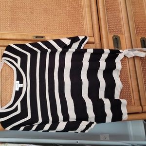 Dressbarn size 2x 3/4 sleeve soft black and cream round neck top with side tie